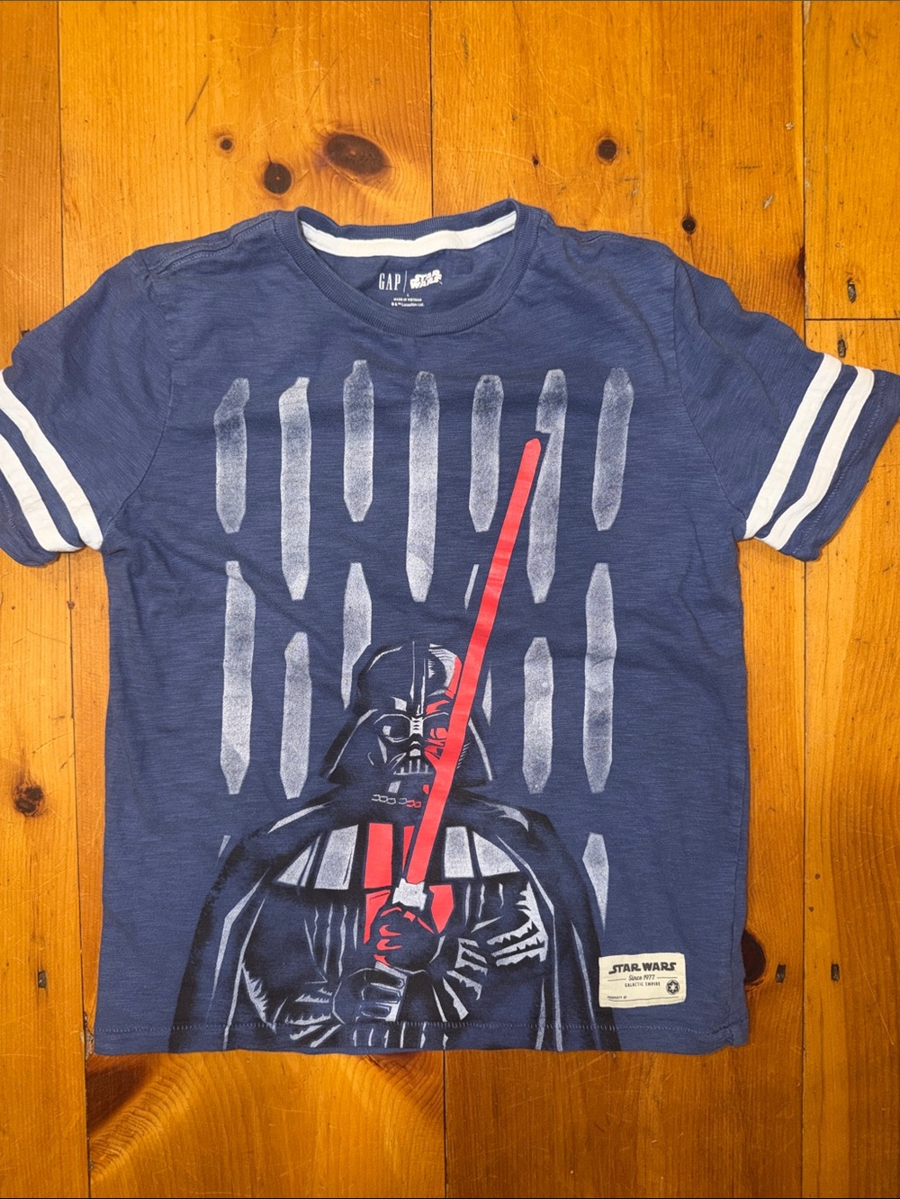 Shirt GAP Navy Star Wars Darth Vader Tee Red Lightsaber Kids